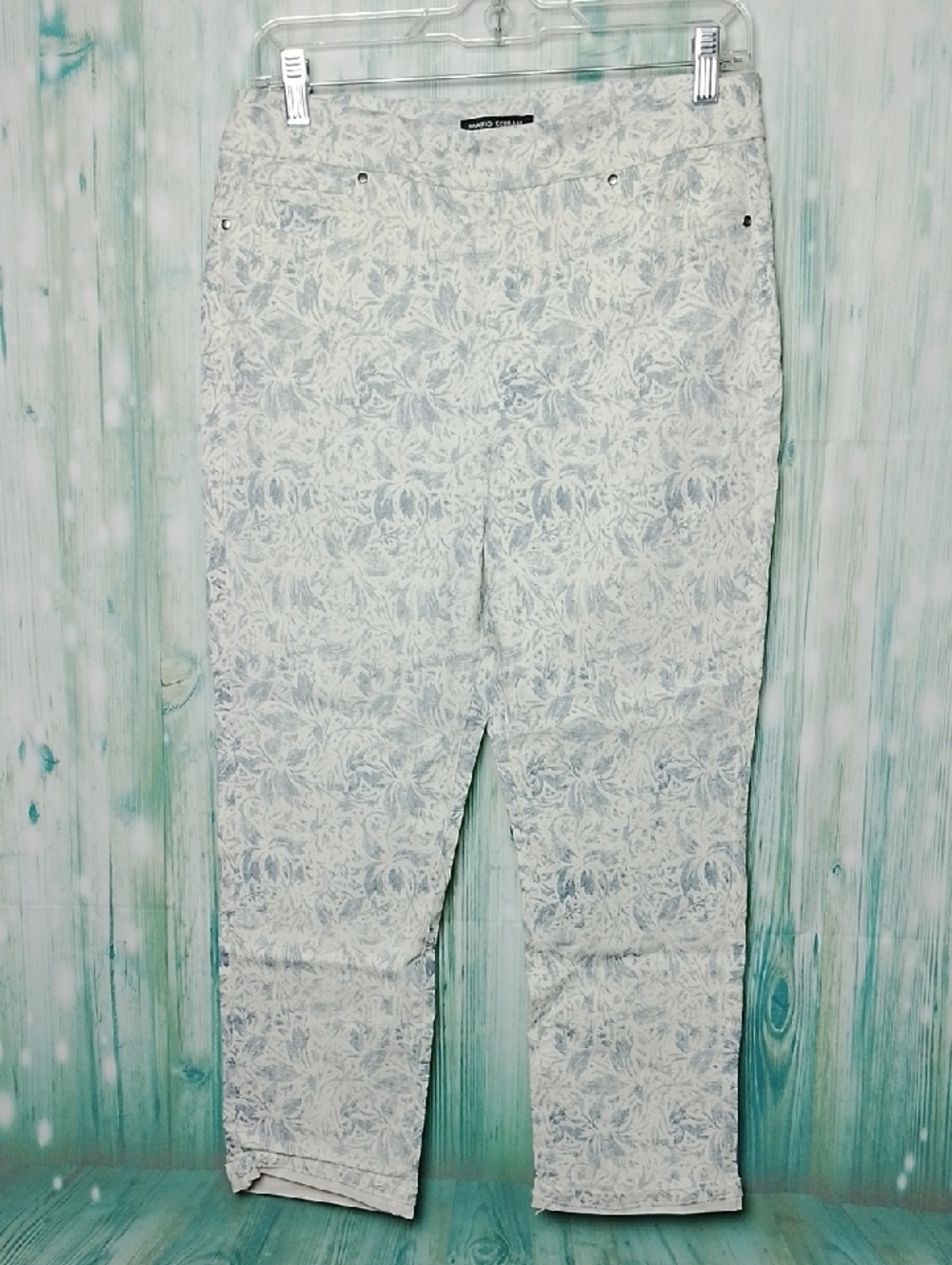Mario Serrani White With Blue Floral-Print Skinny Capris Medium
